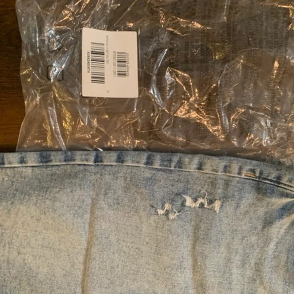 Gap Denim Jean Deconstructed Bermunda Shorts - Picture 4 of 5